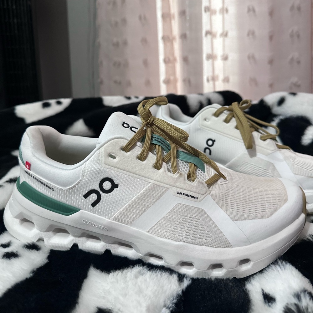 Cloud runner 2 | Undyed green | On Running